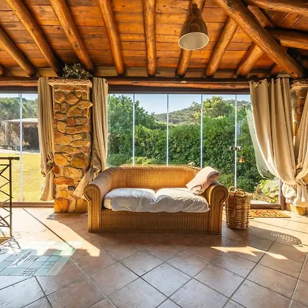 Adelida Villa